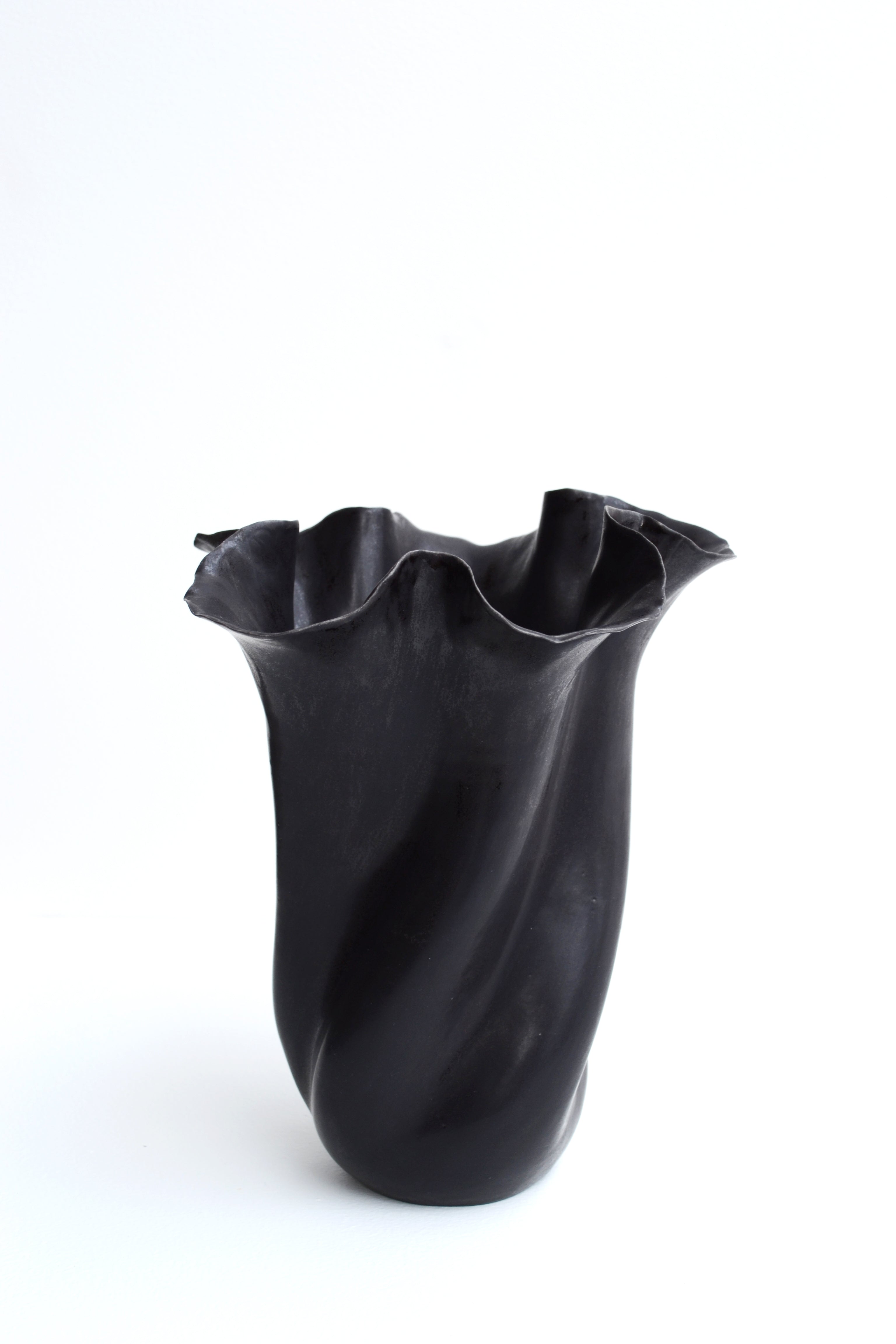 Black Petal Vase II